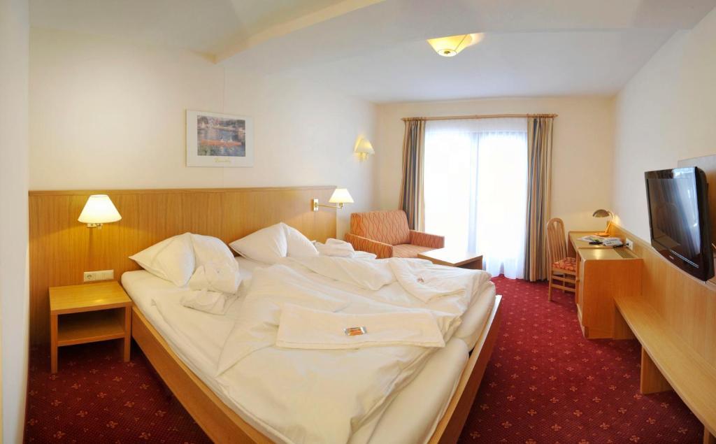 Panoramahotel Guertl Haus im Ennstal Room photo