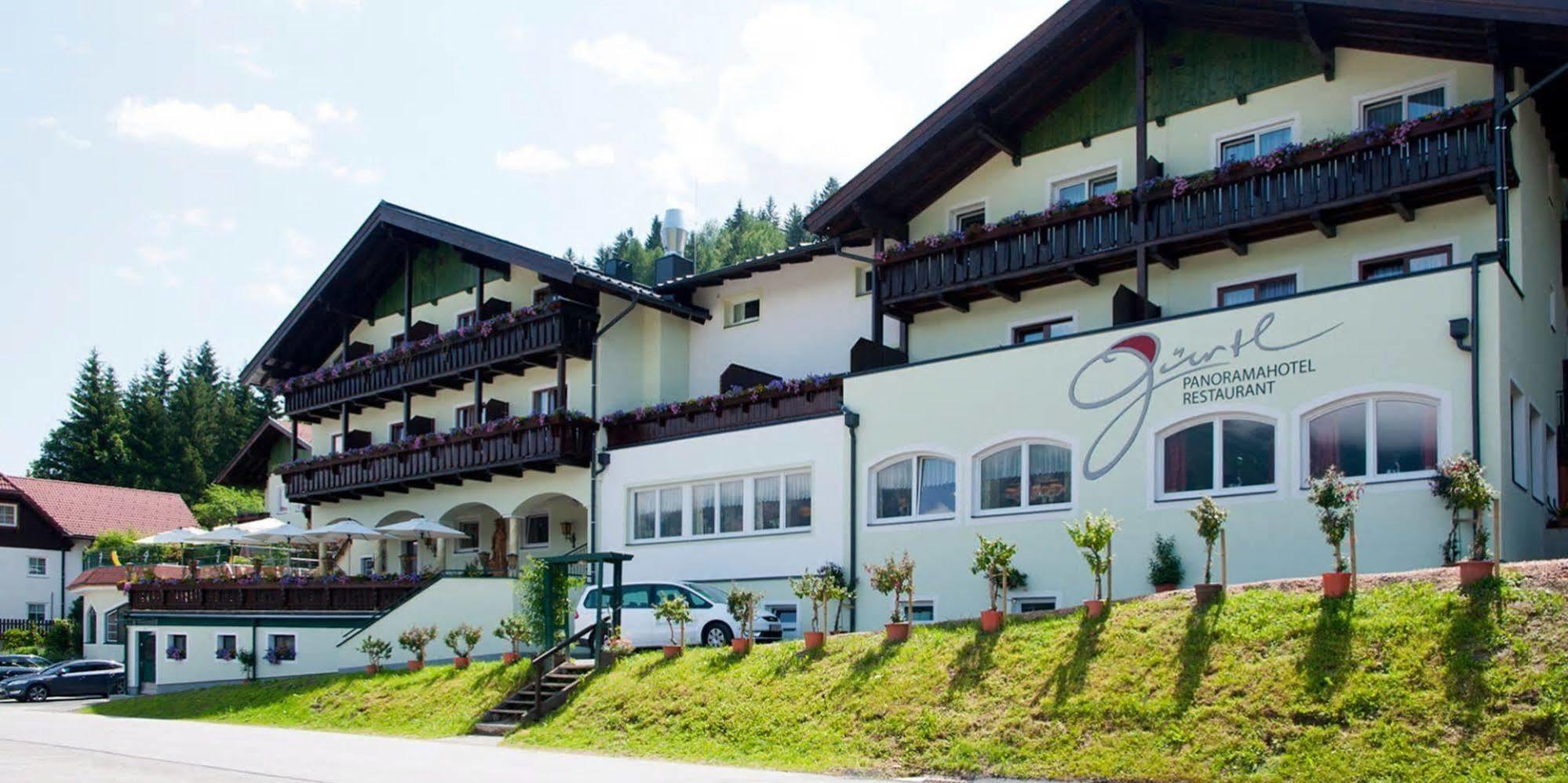 Panoramahotel Guertl Haus im Ennstal Exterior photo